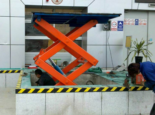 升降平臺(tái).jpg 升降平臺(tái).jpg